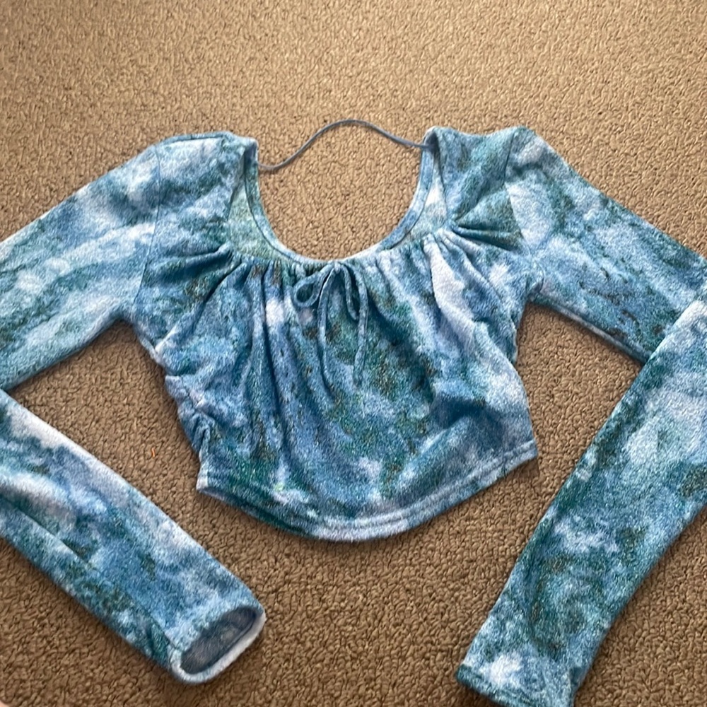 Long sleeve crop top